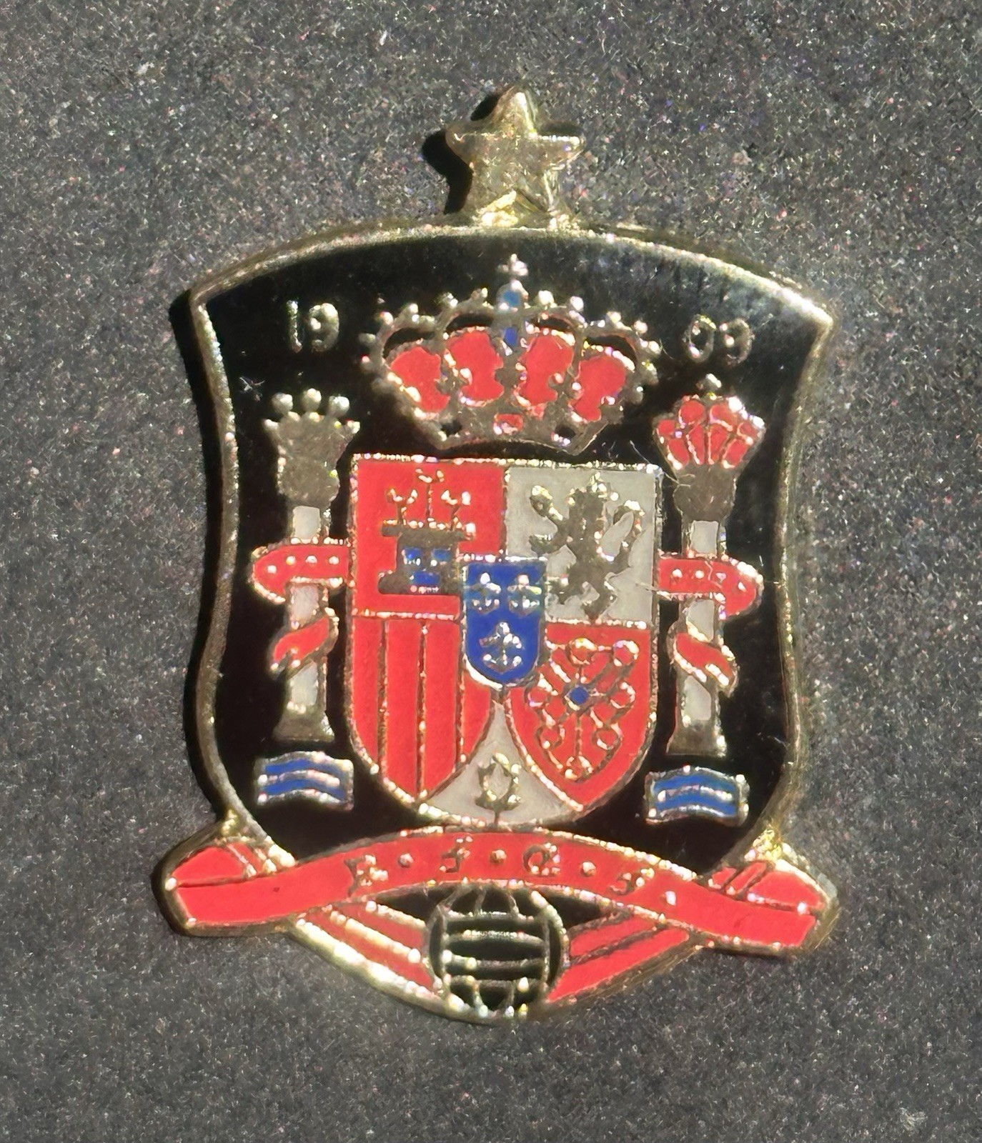 Spain España Soccer Federation Soccer Pin Badge