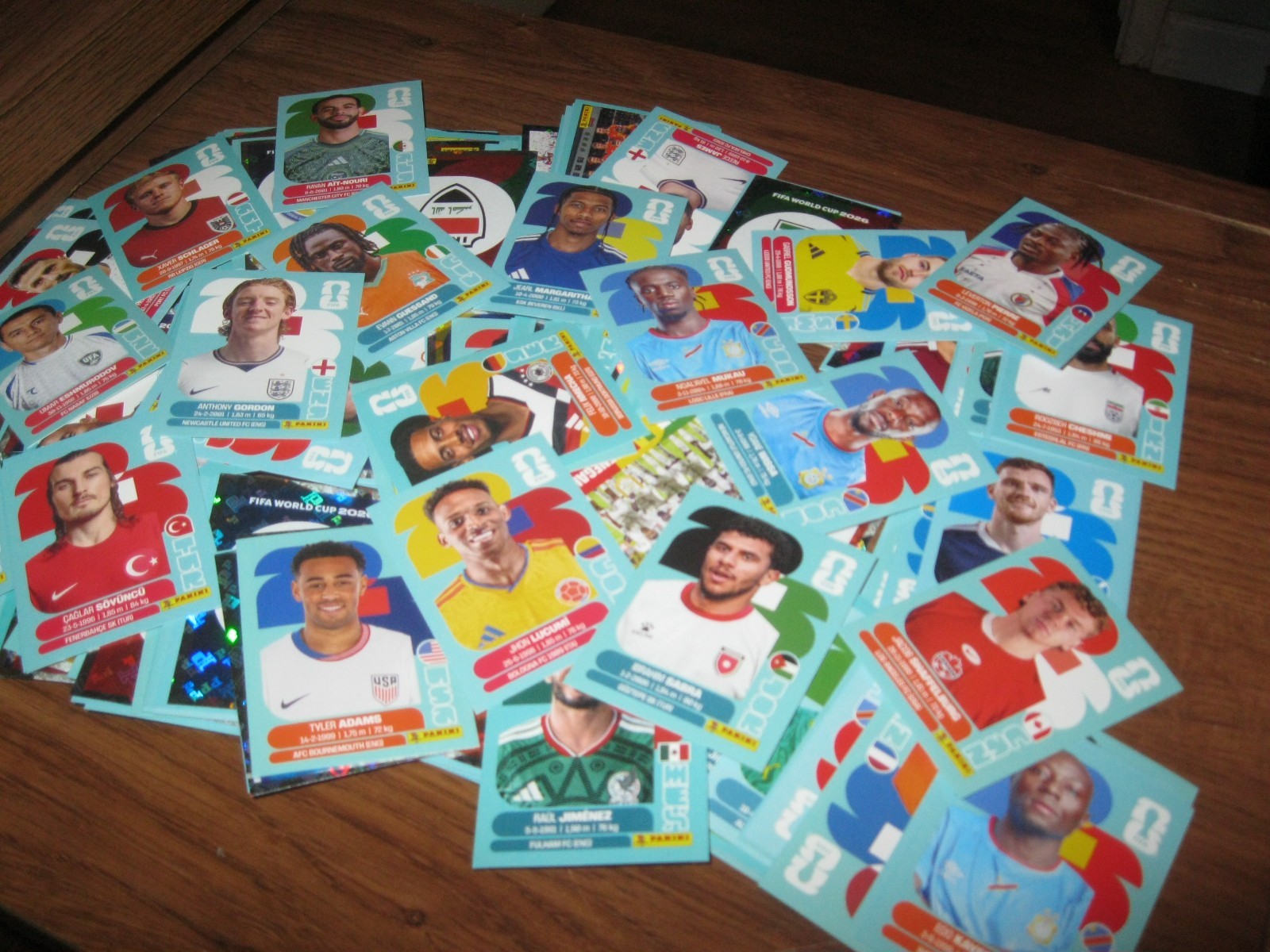 FIFA Panini Stickers (LATAM VERSION) World Cup 2026 NED- UZB blue no border