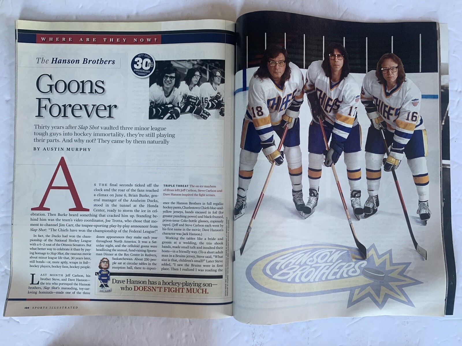 THE HOCKEY NEWS/SPORTS ILLUSTRATED HANSON BROTHERS COLLECTOR’S EDITIONS w/Photo