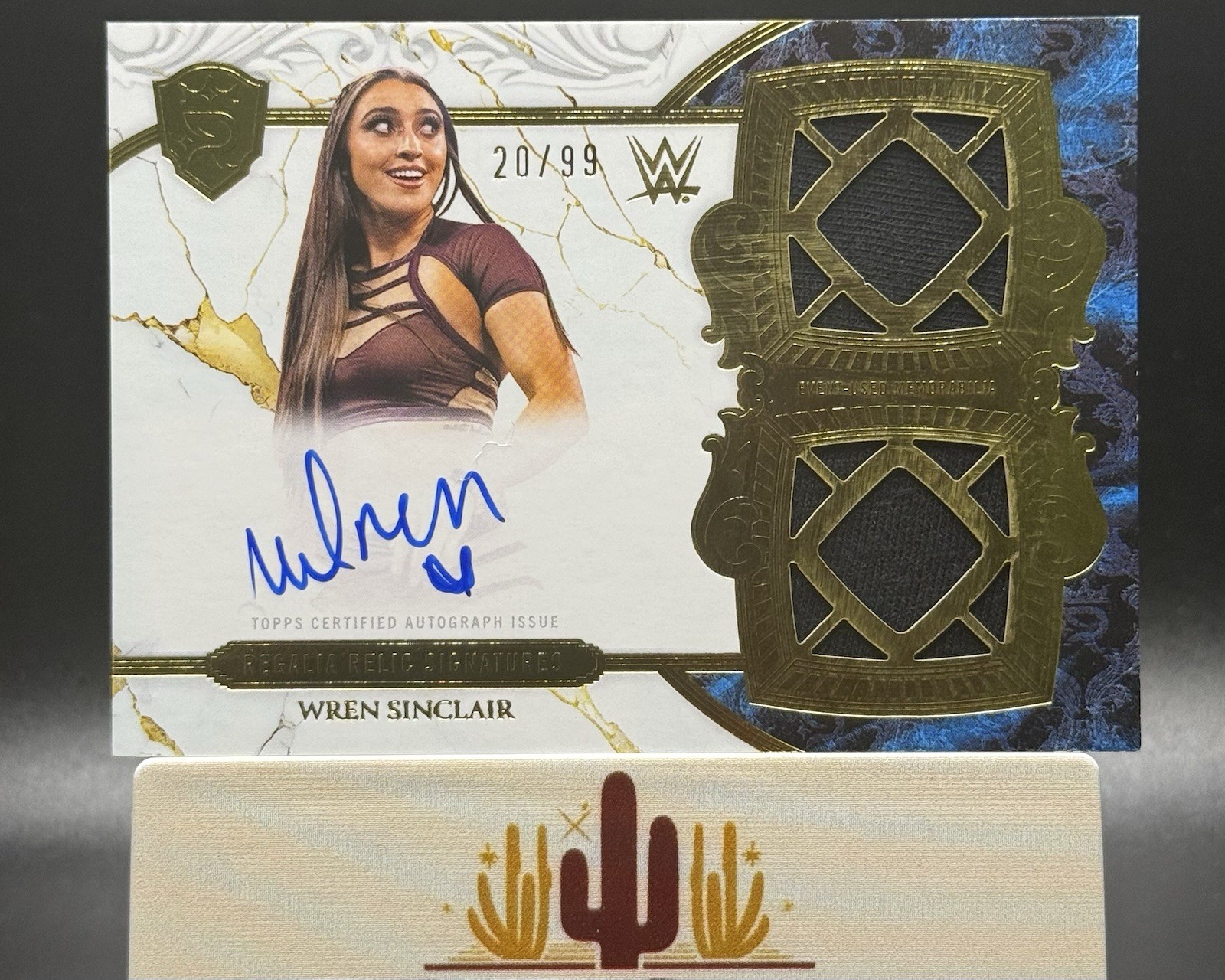2025 Topps Royalty WWE Wren Sinclair Regalia Relic On Card Auto 20/99 #RES-WSI