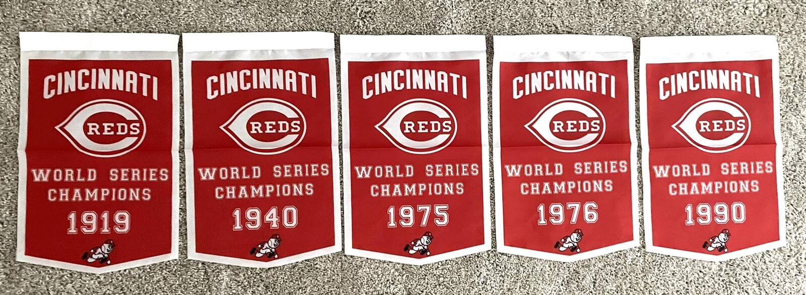 Cincinnati Reds MLB World Series Champions 5 Banners/Flags 18.5″ x 11.5″ Set